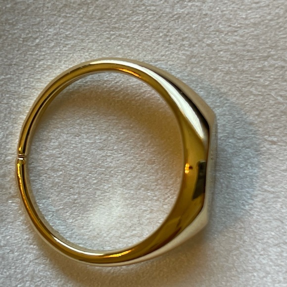 Etoile Signet Ring - Picture 6 of 6